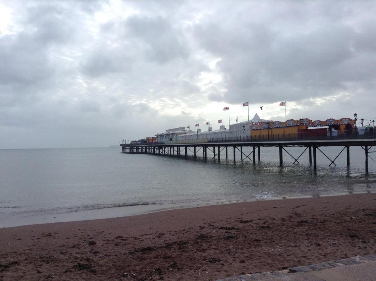 Barbie House ,Opposite The Beach & Paignton Pier , 2 Bedroom Apartment With Private Car Space & Garden , Free Access Next Door To The Stunning Ballet & Make Up School & A Beautiful Ladys Beauty Salon (Adults Only) Exterior photo