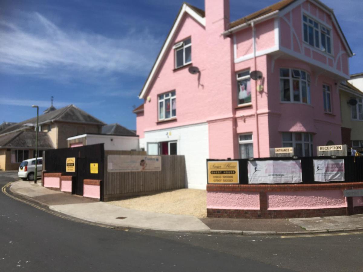 Barbie House ,Opposite The Beach & Paignton Pier , 2 Bedroom Apartment With Private Car Space & Garden , Free Access Next Door To The Stunning Ballet & Make Up School & A Beautiful Ladys Beauty Salon (Adults Only) Exterior photo