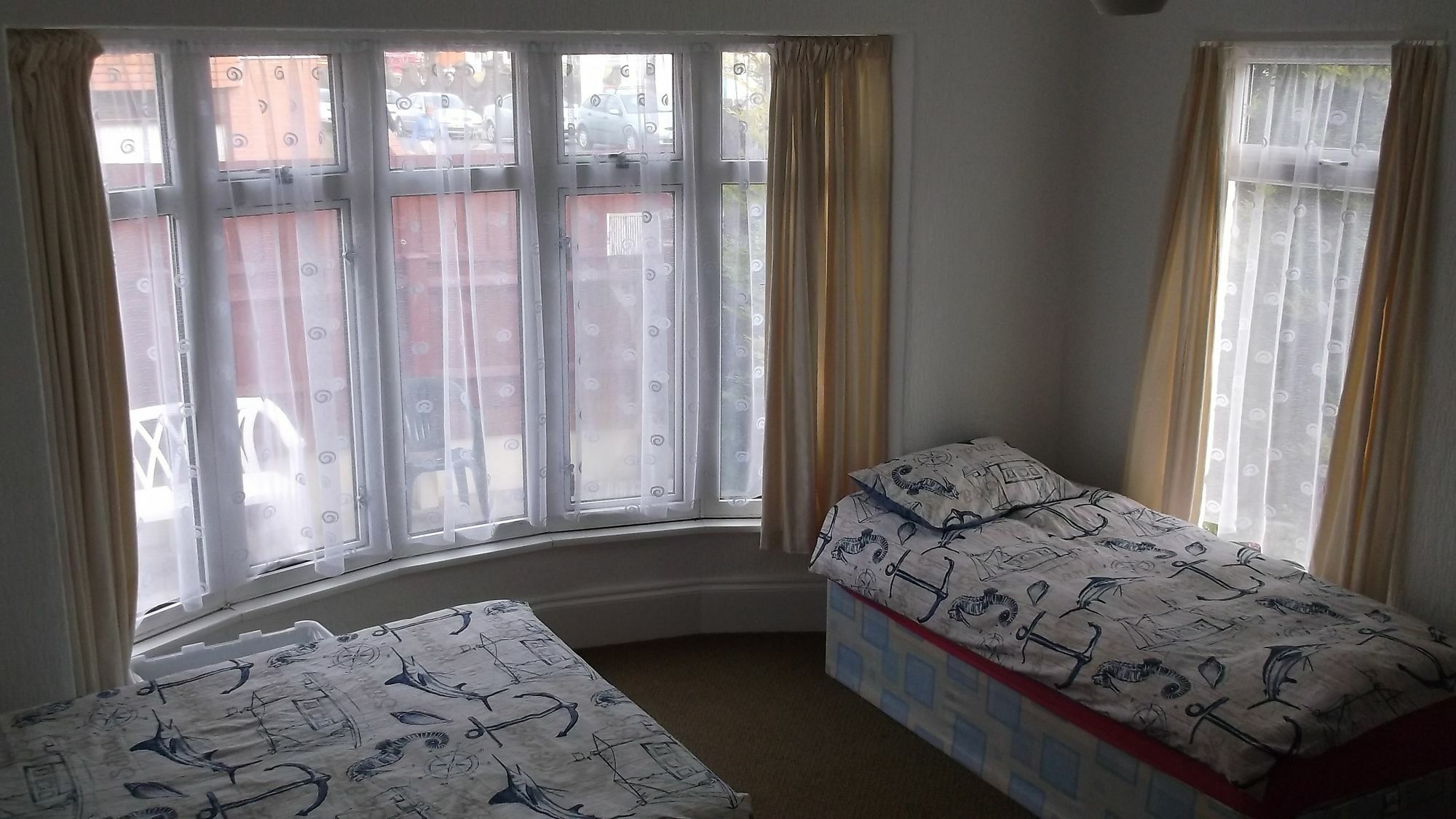 Barbie House ,Opposite The Beach & Paignton Pier , 2 Bedroom Apartment With Private Car Space & Garden , Free Access Next Door To The Stunning Ballet & Make Up School & A Beautiful Ladys Beauty Salon (Adults Only) Exterior photo
